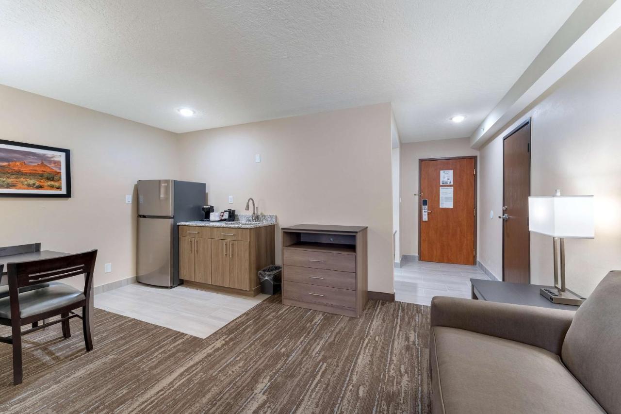 Surestay Plus Hotel By Best Western Price Exterior foto
