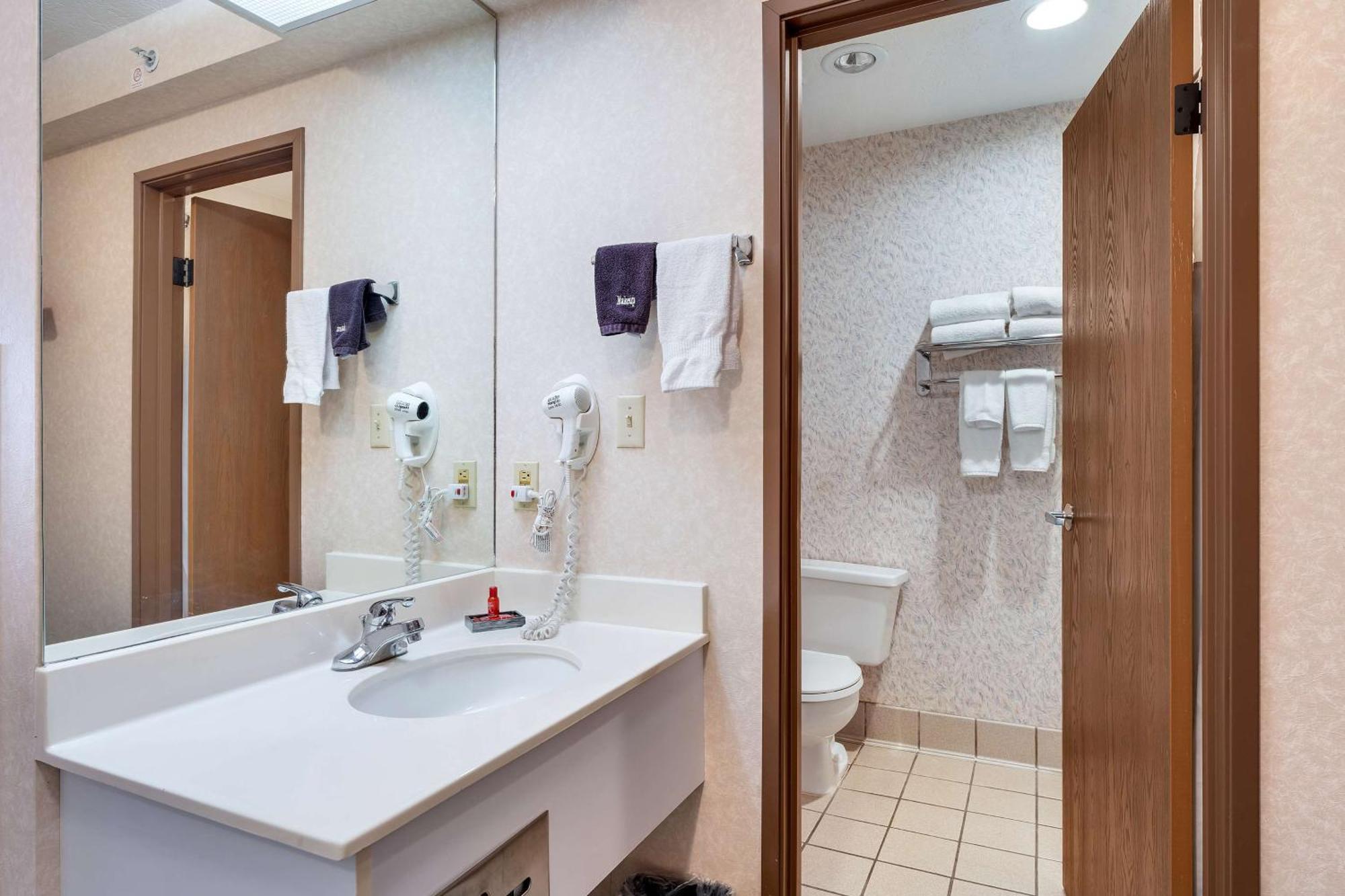 Surestay Plus Hotel By Best Western Price Exterior foto