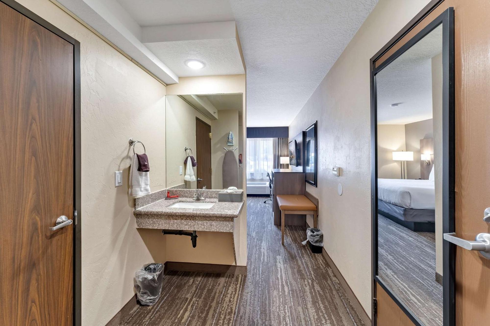 Surestay Plus Hotel By Best Western Price Exterior foto